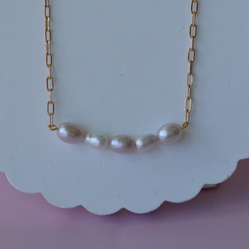 23" Pink & White Freshwater Pearl Necklace – Gold Plated Chain